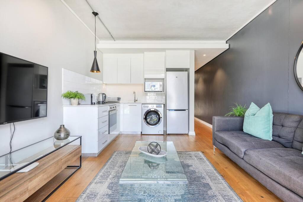 Luxury With Rooftop Pool And Table Mountain Views Apartment *